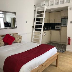 Studio met een King Size Bed